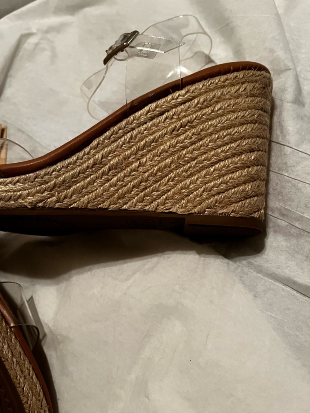 MADDEN NYC ~CLEAR LUCITE ESPADRILLE WEDGE SANDALS~SIZE 9 - Picture 5 of 8